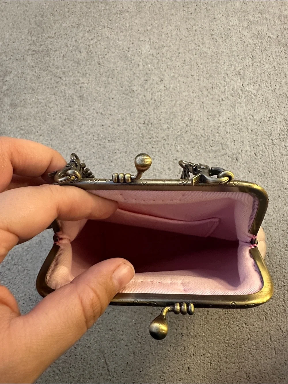 Vintage-Inspired Pink Floral Satin Crossbody Bag